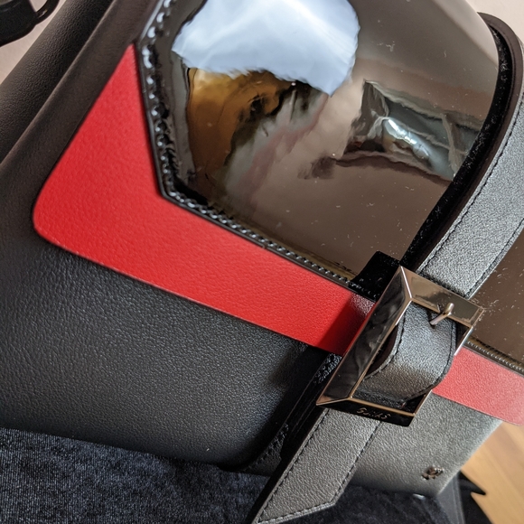 Gunas New York Emily Vegan Leather Crossbody/Clutch Handbag (like new) - Picture 2 of 11